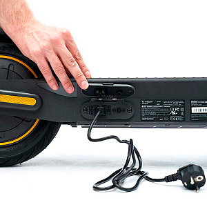 Электросамокат Ninebot KickScooter Max G30